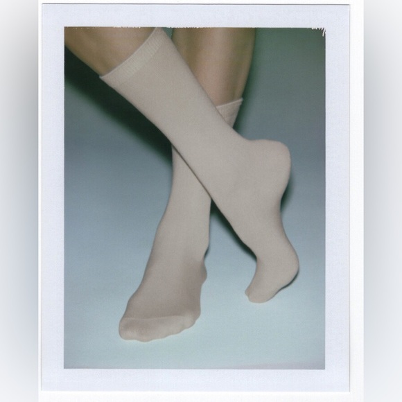 SKIMS EVERYDAY CREW SOCKS IN SAND M - Picture 1 of 5